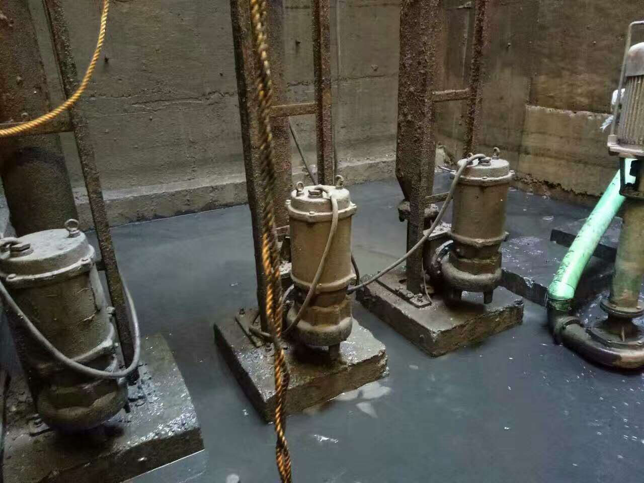 会昌污水池清理