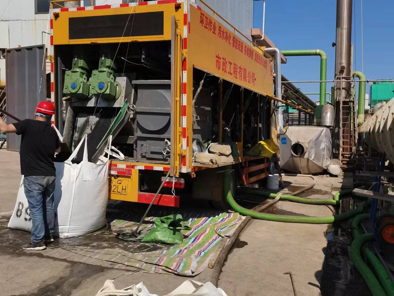 会昌淤泥压干处理