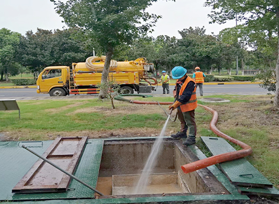 会昌化油池清理